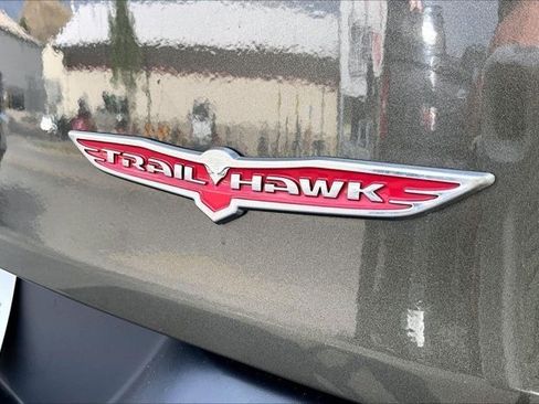 Used 2015 Jeep Cherokee Trailhawk w/ Comfort/Convenience Group AWD/4WD image 23