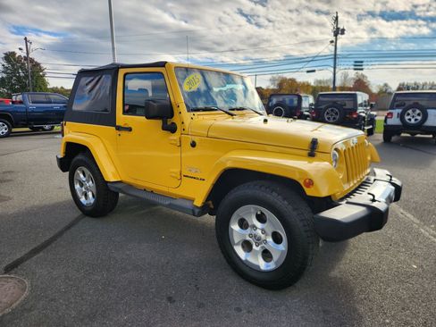 Used 2015 Jeep Wrangler Sahara w/ Connectivity Group image 19