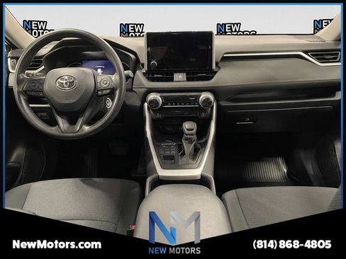 Used 2024 Toyota RAV4 LE AWD/4WD image 10