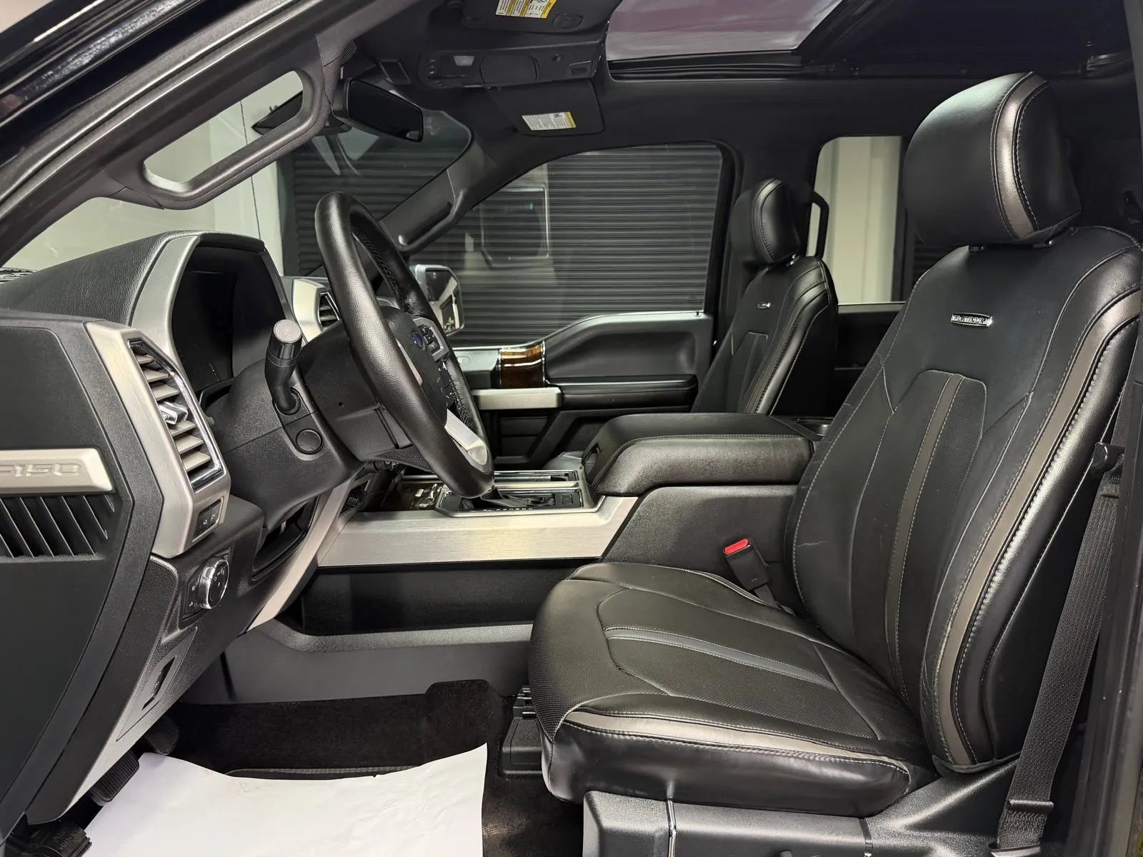 Used 2016 Ford F150 Platinum w/ Equipment Group 701A Luxury AWD/4WD image 25