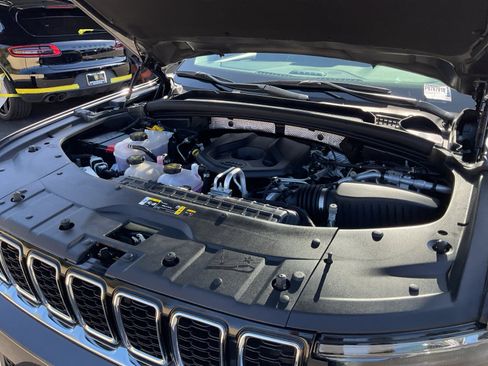 Used 2023 Jeep Grand Cherokee 4WD 4xe image 22