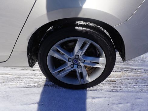 Used 2015 Volvo V60 T5 Premier w/ Convenience Package image 10