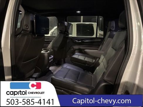 Used 2024 GMC Yukon XL Denali w/ Advanced Technology Package image 11