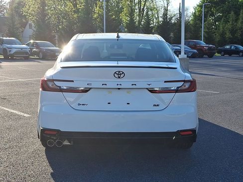 New 2026 Toyota Camry Hybrid FWD image 7