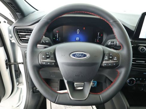 Used 2024 Ford Escape ST-Line image 11