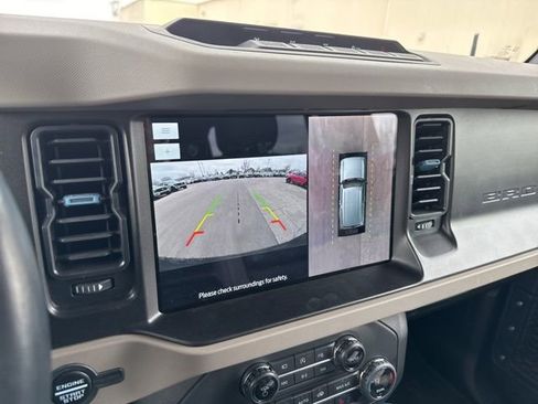 Used 2023 Ford Bronco Wildtrak image 19