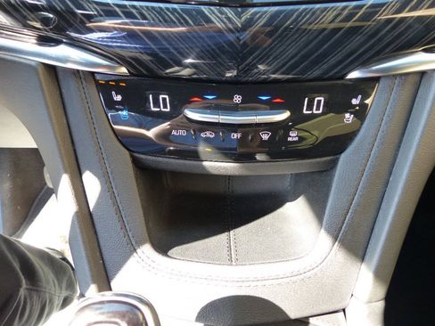 Used 2023 Cadillac XT6 Premium Luxury w/ Technology Package AWD/4WD image 34