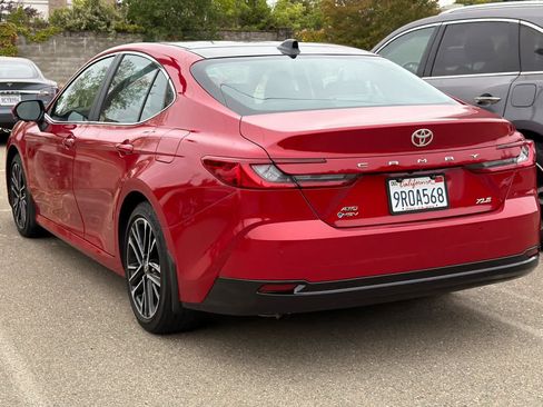 Used 2025 Toyota Camry XLE w/ Premium Plus Package AWD/4WD image 4