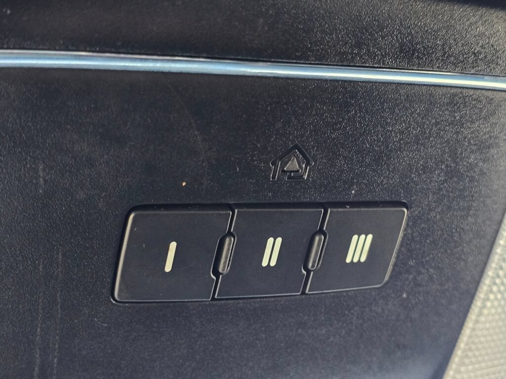 Used 2019 Chrysler 300 S RWD image 30