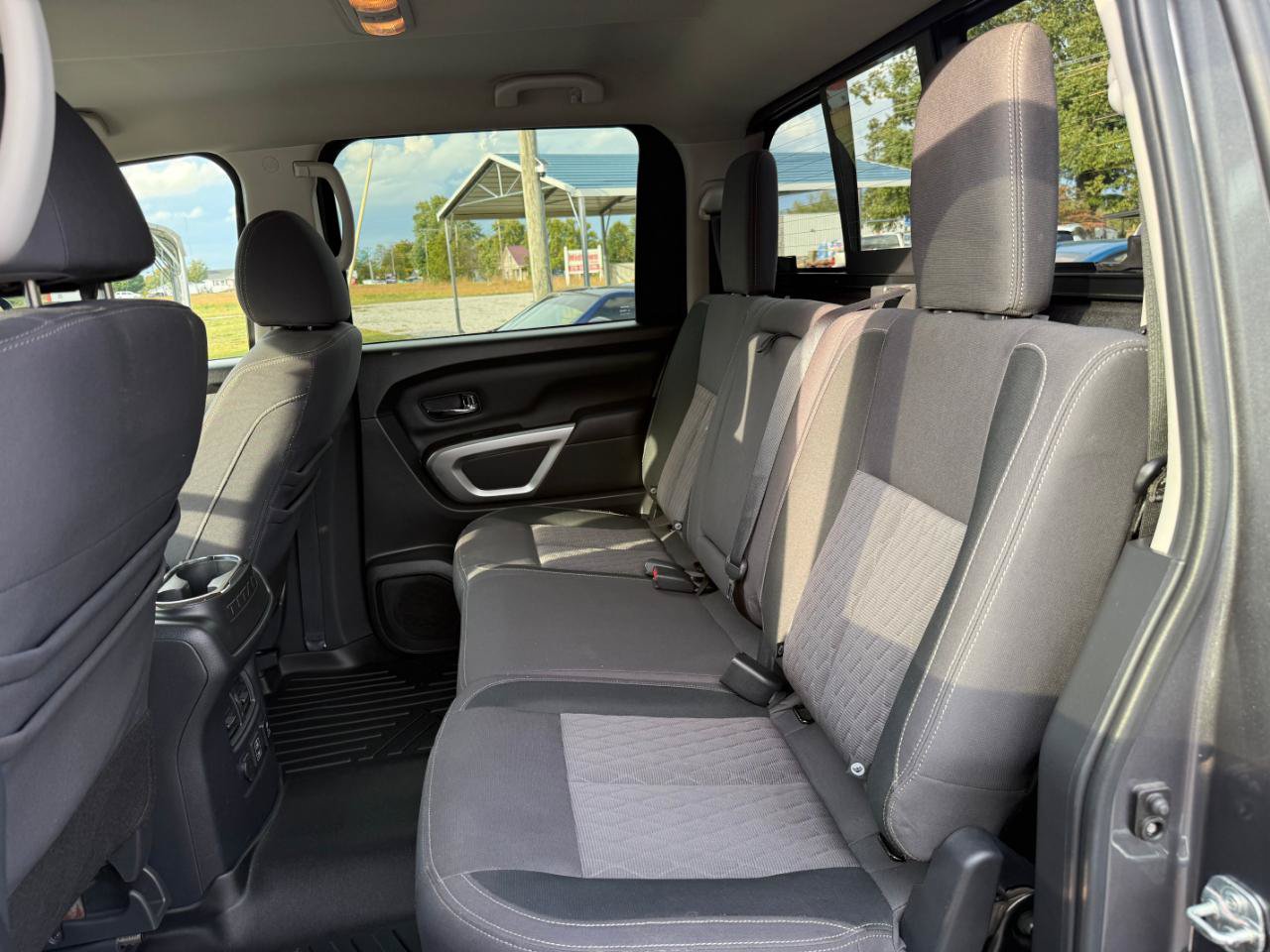 Used 2020 Nissan Titan SV w/ SV Convenience Package AWD/4WD image 24