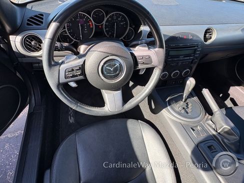 Used 2010 MAZDA MX-5 Miata Grand Touring w/ Premium Pkg RWD image 11