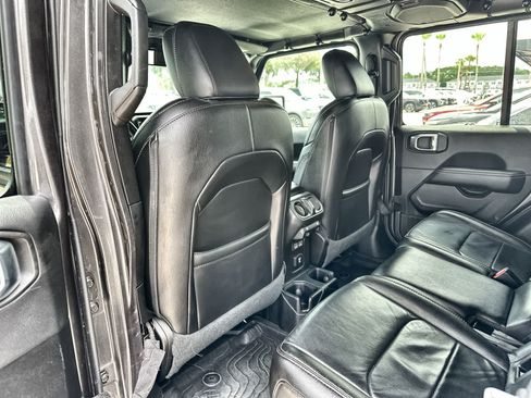 Used 2021 Jeep Gladiator Overland w/ Popular Equipment Package AWD/4WD image 16
