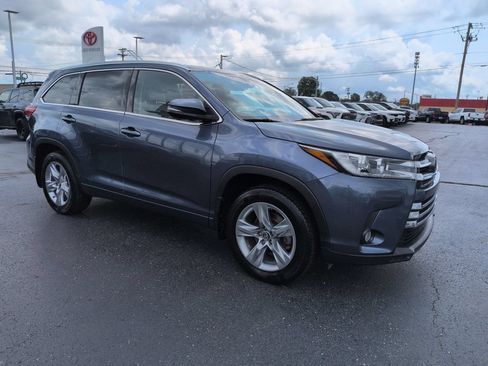 Used 2017 Toyota Highlander Limited AWD/4WD image 7