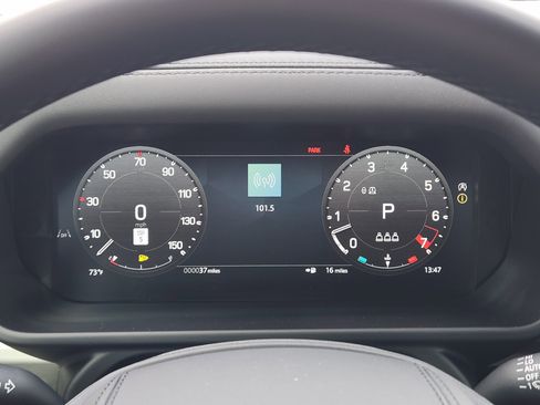 New 2026 Land Rover Defender 90 V8 image 18