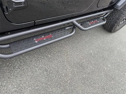 Used 2023 Jeep Wrangler Unlimited Sport image 39