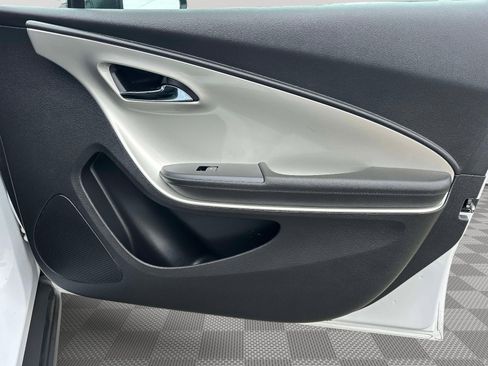 Used 2013 Chevrolet Volt w/ Comfort Package image 24