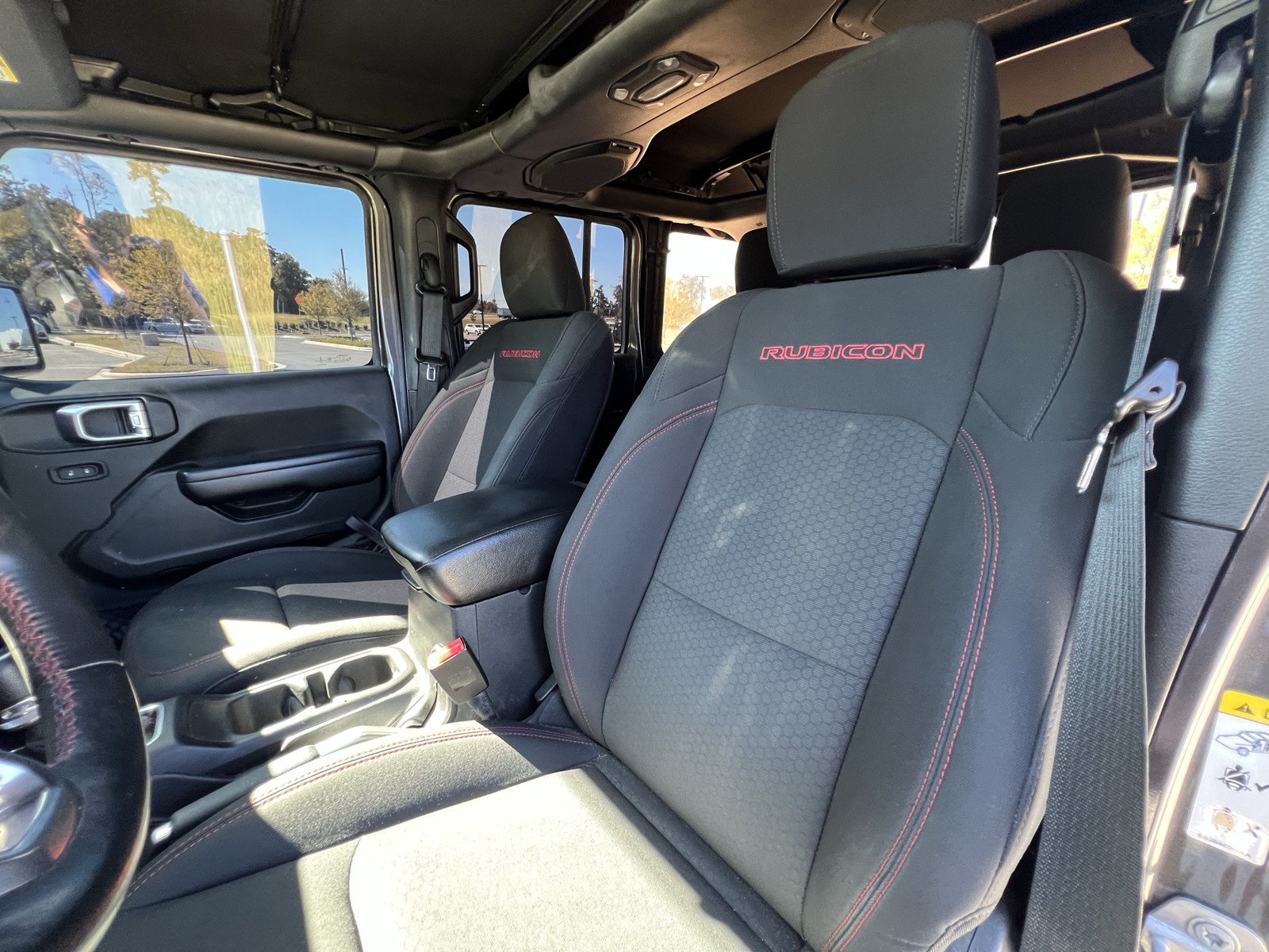 Used 2018 Jeep Wrangler Unlimited Rubicon AWD/4WD image 16