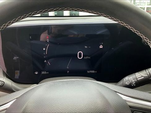 Used 2024 Buick Encore GX Preferred AWD/4WD image 12