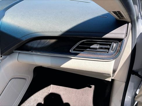 Used 2017 Lincoln Continental Reserve FWD image 26