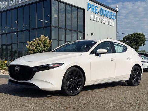 Used 2022 MAZDA MAZDA3 s FWD image 1
