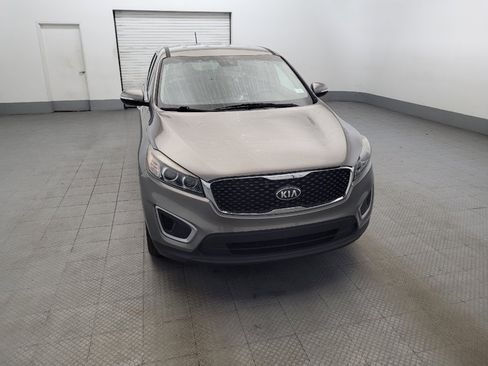 Used 2017 Kia Sorento L image 14