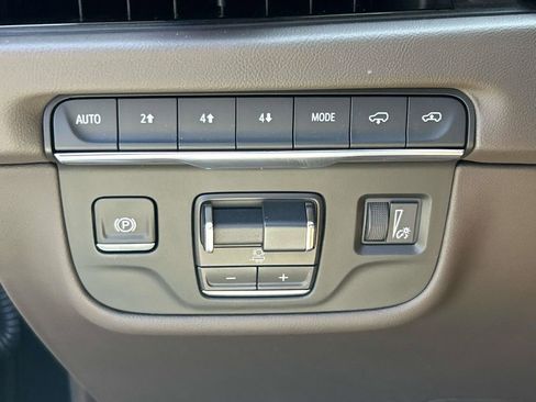 Used 2025 Cadillac Escalade ESV Premium Luxury w/ Touring Package AWD/4WD image 35
