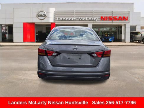 Used 2024 Nissan Altima 2.5 SV FWD image 5