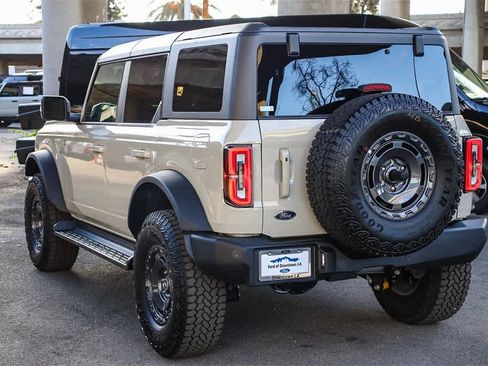 New 2025 Ford Bronco Outer Banks w/ Sasquatch Package image 8