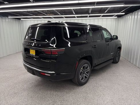 New 2025 Jeep Wagoneer 4WD image 5