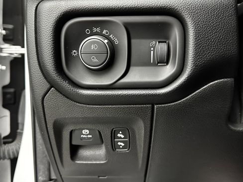 Used 2021 RAM 1500 Big Horn image 21