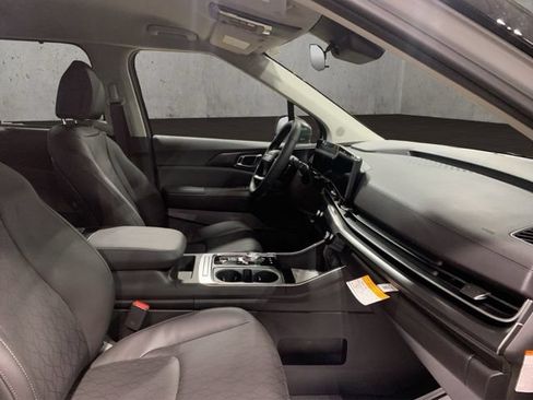 New 2027 Kia Carnival EX FWD image 8
