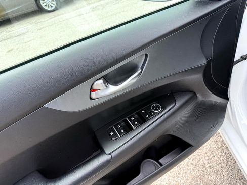 Used 2021 Kia Forte LXS image 11