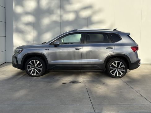 Used 2022 Volkswagen Taos SE image 4