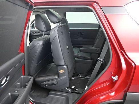 New 2026 Nissan Pathfinder SL image 30