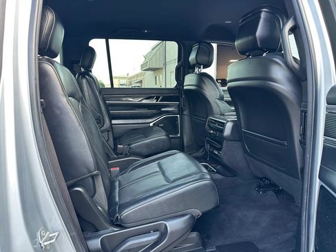 Used 2022 Jeep Wagoneer Series III w/ Flexible Seating Group RWD image 33