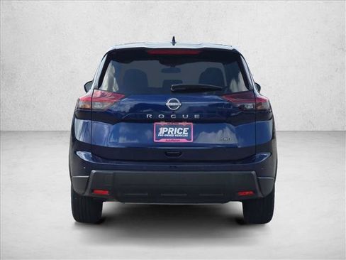Used 2026 Nissan Rogue SV AWD/4WD image 7