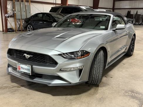 Used 2022 Ford Mustang Premium image 3