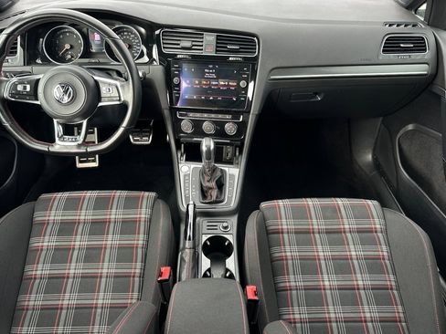 Used 2018 Volkswagen GTI SE image 13