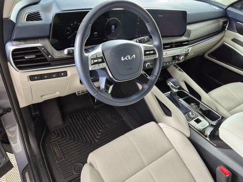 Used 2025 Kia Telluride SX w/ SX Captain's Chair Package AWD/4WD image 11