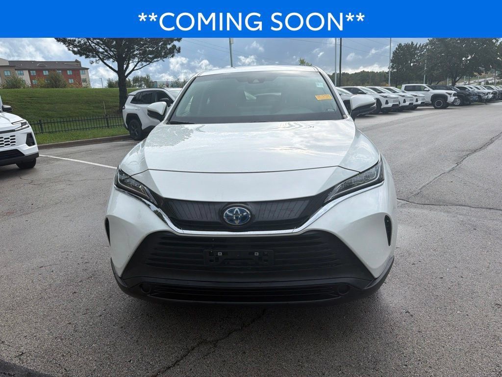 Used 2022 Toyota Venza LE AWD/4WD image 2