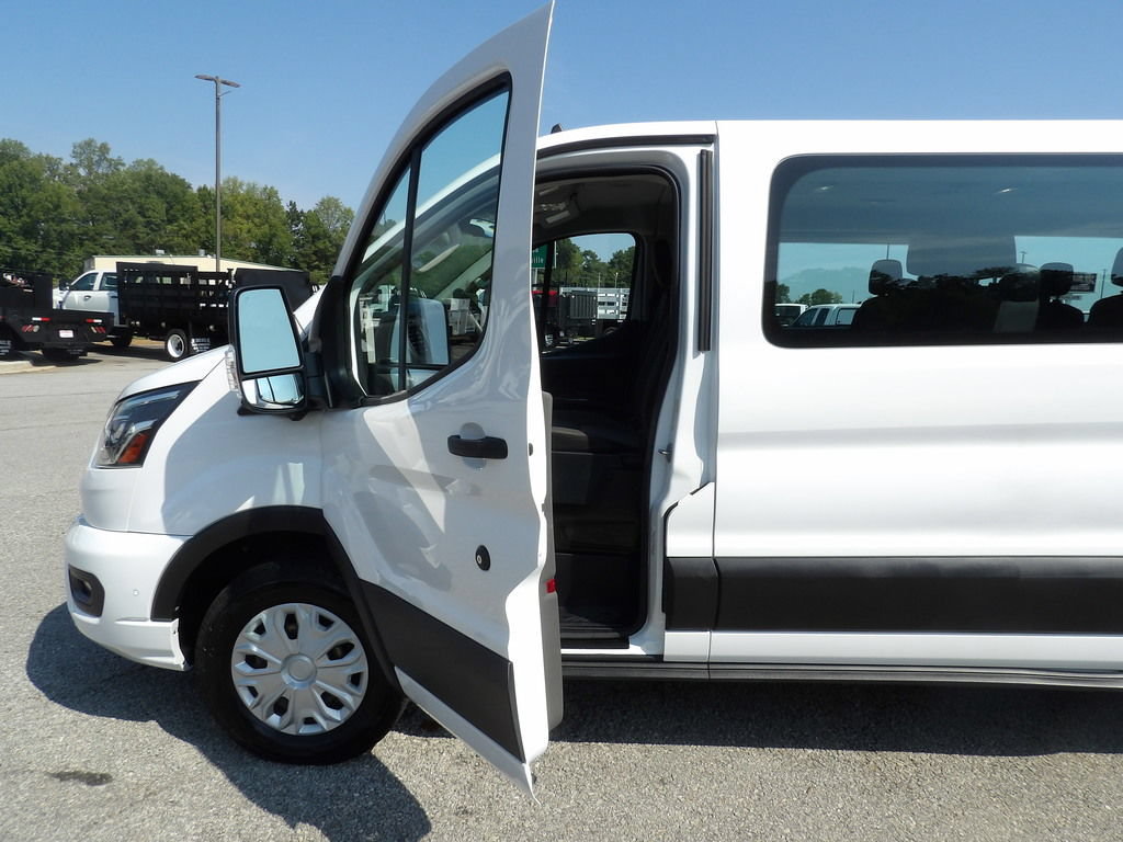 Used 2023 Ford Transit 350 XLT RWD image 13