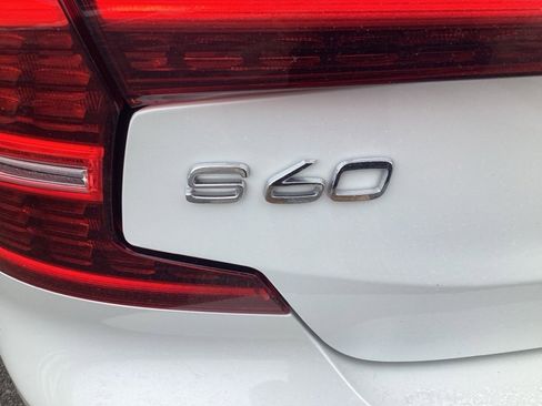 Used 2020 Volvo S60 T6 Momentum image 10
