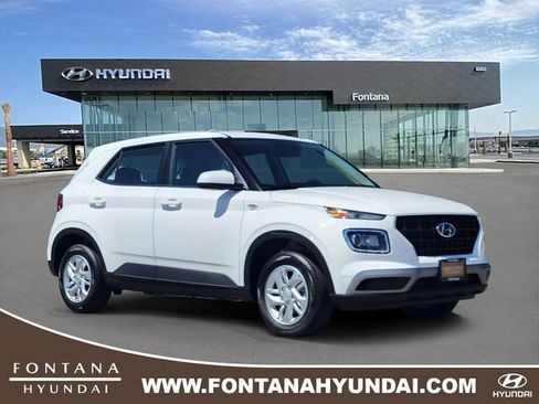 New 2026 Hyundai Venue SE FWD image 1