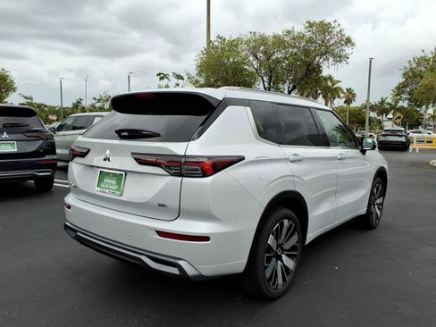 New 2026 Mitsubishi Outlander SEL FWD image 10