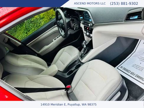 Used 2020 Hyundai Elantra SEL image 11