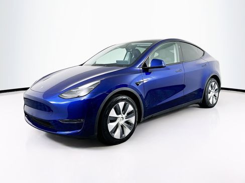 Used 2023 Tesla Model Y Long Range image 3