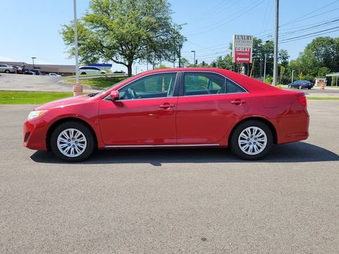 Used 2013 Toyota Camry LE FWD image 2