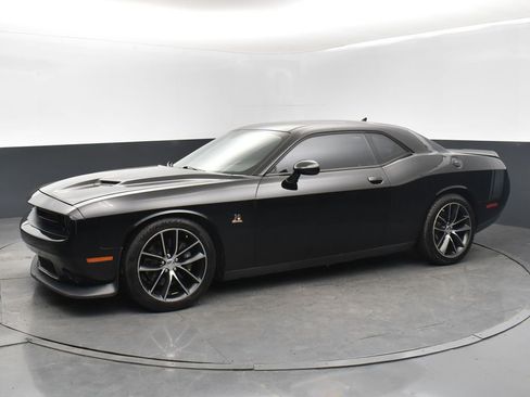 Used 2016 Dodge Challenger R/T Scat Pack image 1