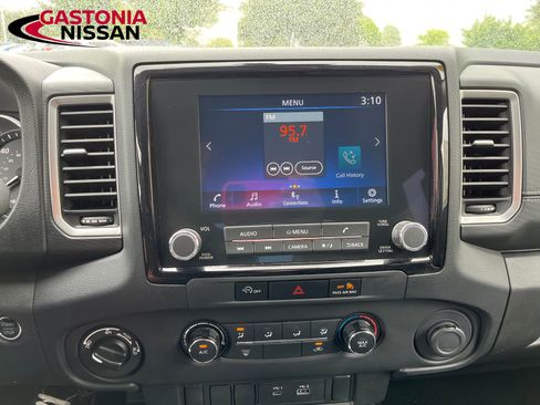 Used 2023 Nissan Frontier SV image 31