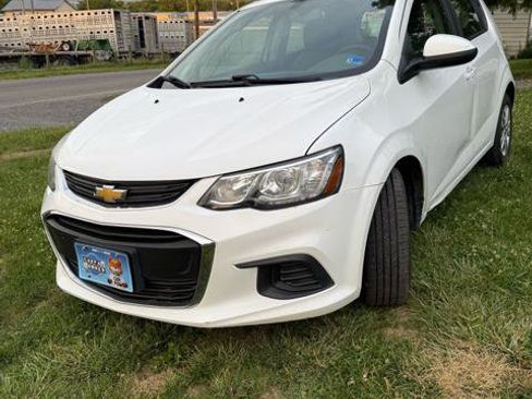 Used 2018 Chevrolet Sonic LT FWD image 4